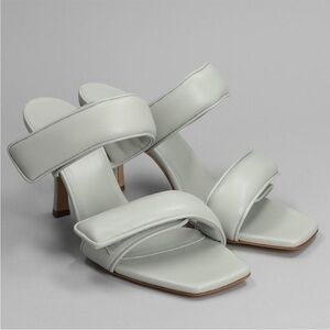 Gia x Pernille Teisbaek Perni Puffy Leather Heels Size 38 Velcro Cream Gray